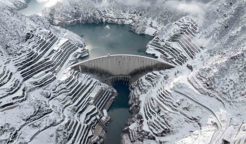 Çoruh'un mavi gerdanlıkları Artvin'e güç katıyor
