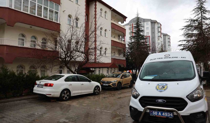 Eşini bıçaklayıp kaçtı, Niğde'de kaza yapınca yakalandı