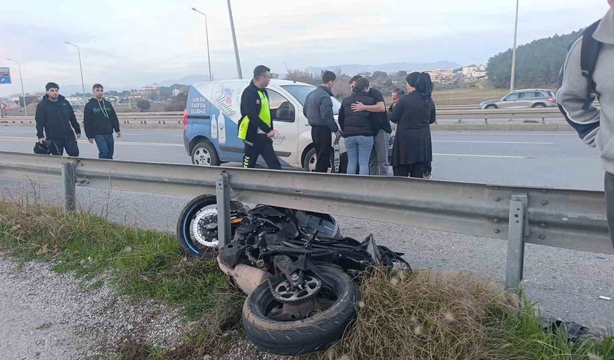 Kazaya müdahale trafik ekibinin uygulama yaptığını sandı, ters istikametten kaçarken kaza yaptı