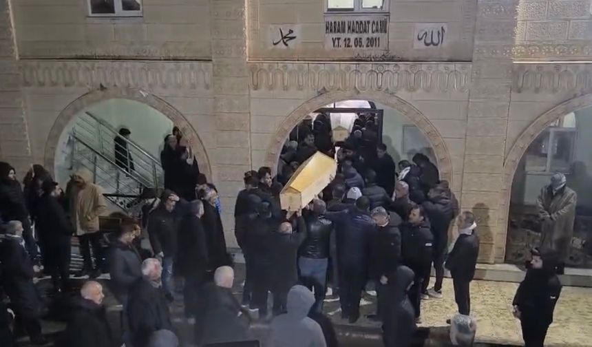 Mardin'deki yangında hayatını kaybeden çift defnedildi