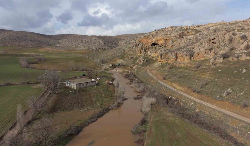 Mardin'in en önemli dinlenme alanlarından olan Reşan Çayı eski ihtişamına kavuştu