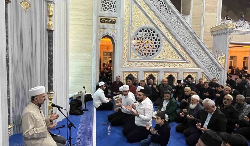 Muş'ta Berat Kandili'nde camiler doldu taştı