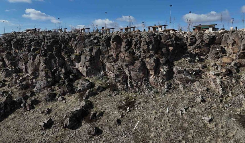 Nevşehir'de kayıp genç kız için arama çalışmaları sürüyor