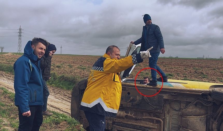 Tekirdağ'da PTT kargo aracı devrildi: 1 yaralı