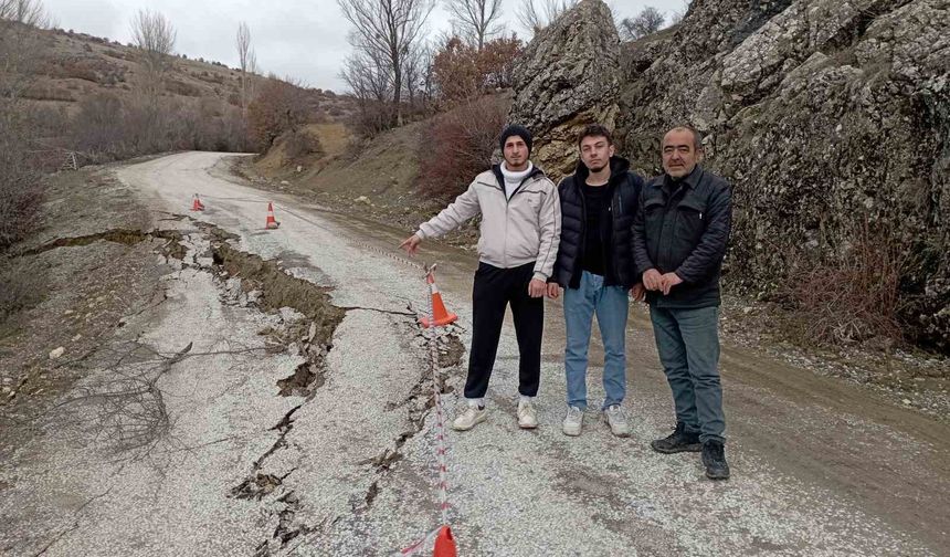 Tokat'ta yağışlar toprak kaymasına neden oldu