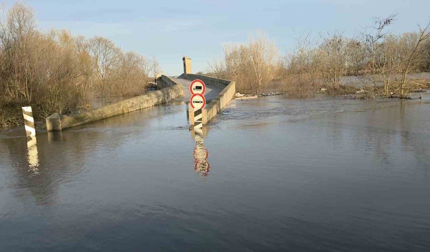 Tunca Nehri'nde turuncu alarm sürüyor, Sarayiçi'nde su yayılımı devam ediyor