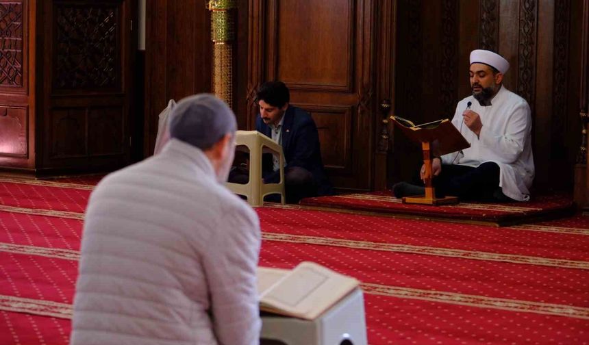 Van'da asırlık mukabele geleneği manevi atmosferde devam ediyor