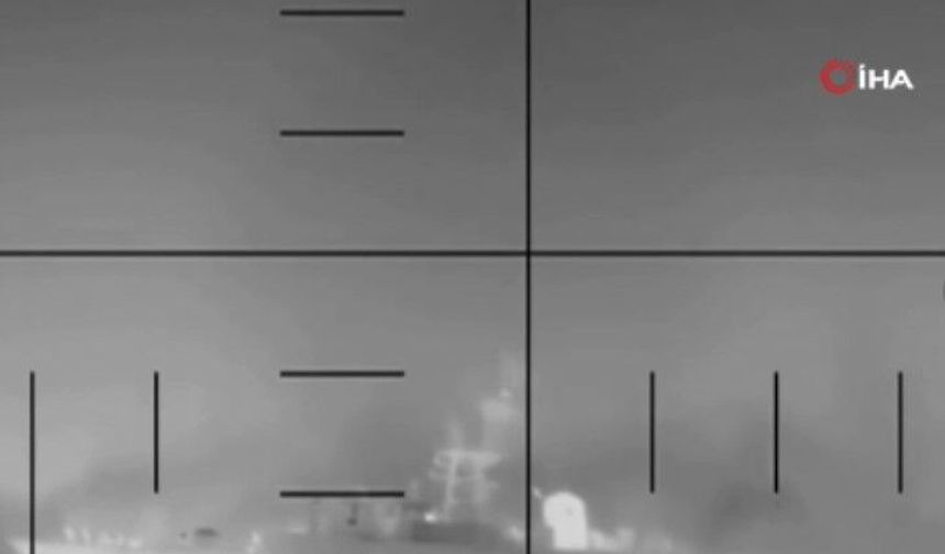 ABD, İran’a ait savaş gemisinin torpido ile vurulma anlarını paylaştı