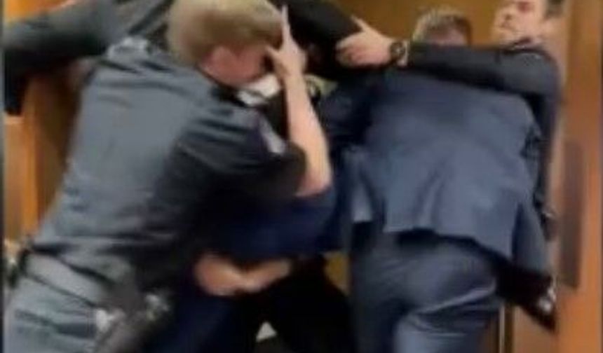 ABD Senatosu'nda eski askerden "Kimse İsrail için savaşmak istemiyor" protestosu