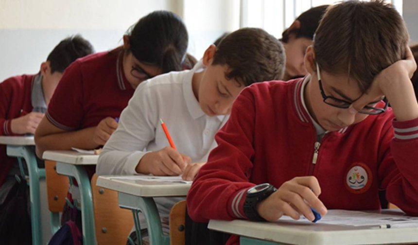 İkinci Ara Tatil Bitti: Öğrenciler ve Öğretmenler Okullara Döndü