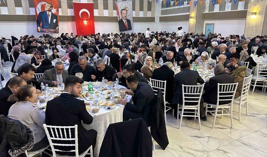 AK Parti Genel Başkan Yardımcısı Tuncer: 'CHP'ye baktığımızda Türkiye'nin büyümesini konuşan bir siyaset değil, Türkiye'nin başarılarını küçümseyen bir siyaset görüyoruz'