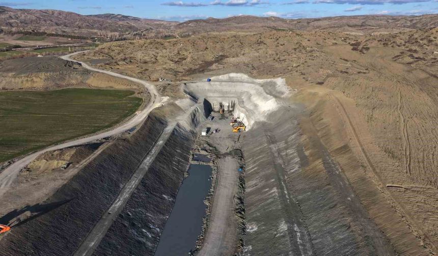 Bakan Uraloğlu: 'Delice-Çorum Hızlı Tren Hattı'nda fiziki ilerleme yüzde 25'e yaklaştı'