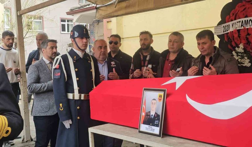 Bayram dönüşü motosikleti ile kaza yapan Uzman Çavuş dualarla son yolculuğuna uğurlandı