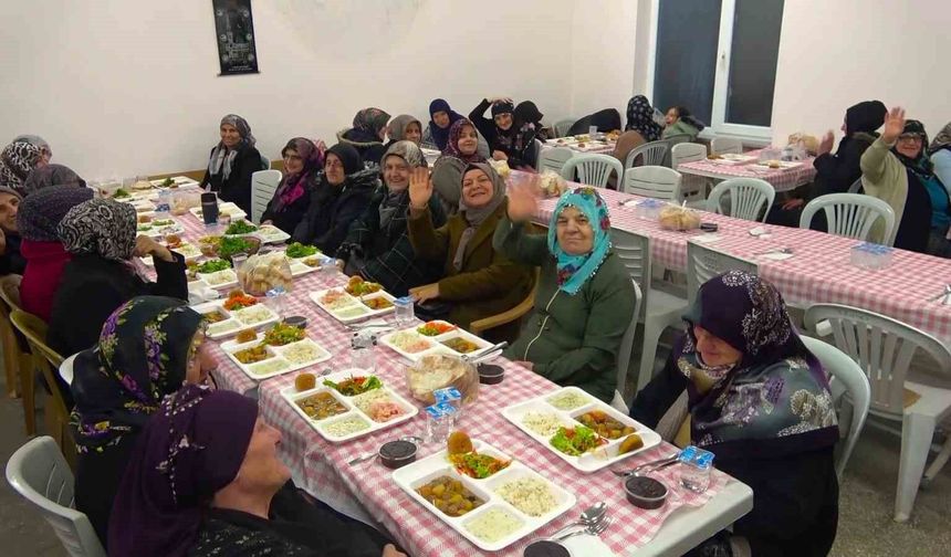 Bu köyde Ramazan boyunca yemeklere kadın eli değmiyor