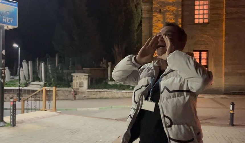 Bu mahallede davul çalanın başı belaya giriyor...Pilava pilava diye zillere basıyorlar