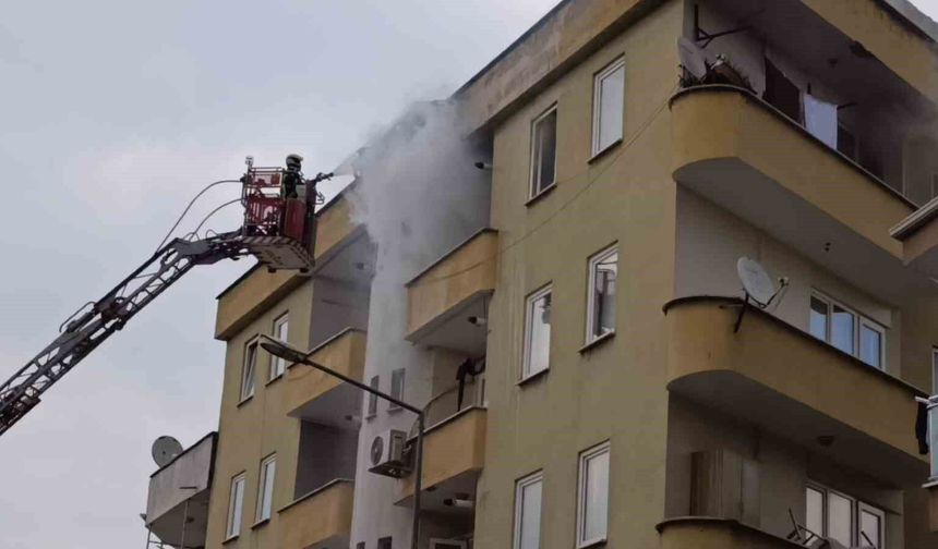Bursa'da yemek yapılırken çıkan yangın paniğe neden oldu