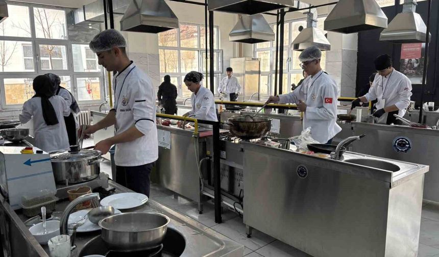 Doğu Anadolu'nun şef adayları Tunceli'de yarıştı