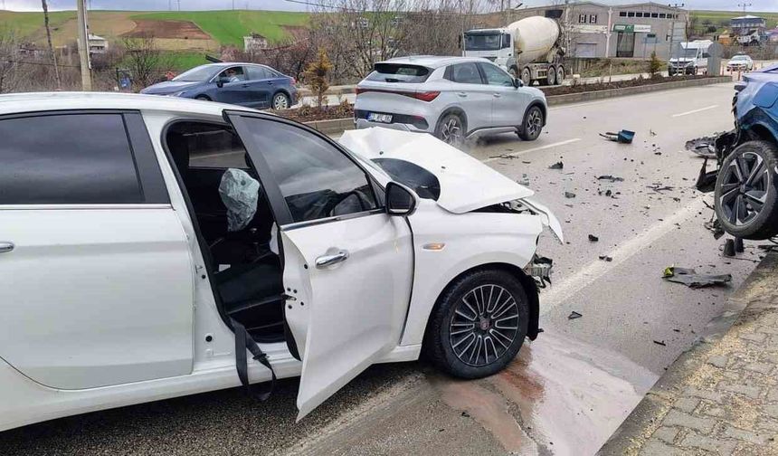Elazığ'da trafik kazası: 2 yaralı