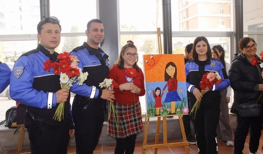 Engelli çocuklardan 'Şiddete karşı sevgi' sergisi