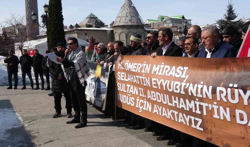 Erzurum Sivil Toplum Platformu üyeleri, Kudüs ve Aksa'nın özgürlüğü için yürüdü