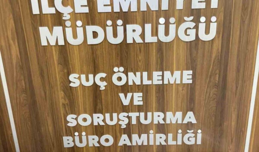 İzmir'de gasp ve yağma iddiasıyla 3 şüpheli yakalandı