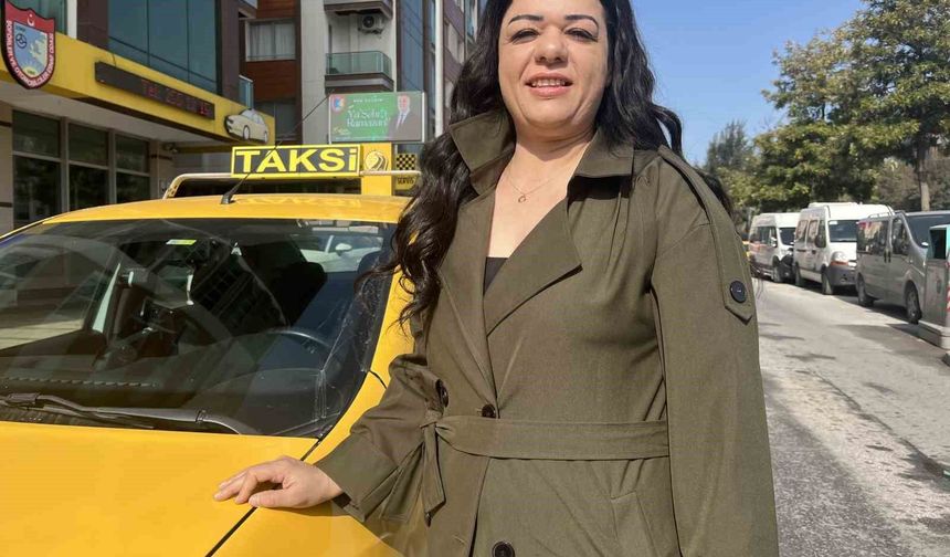 İzmir'de taksi direksiyonunda kadın gücü