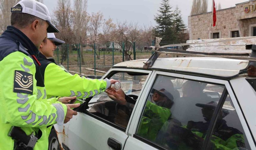 Kapadokya'da jandarmadan tatlı uygulama