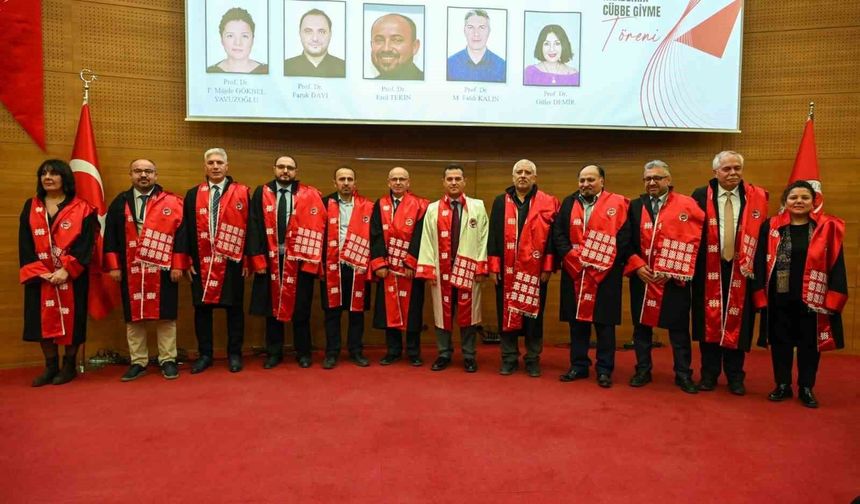 Kastamonu Üniversitesi'nde 89 akademisyen cübbe giydi