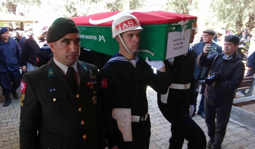 Kıbrıs'ta kazada hayatını kaybeden uzman onbaşı son yolculuğuna uğurlandı