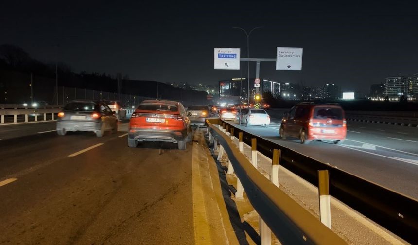 Küçükçekmece'de zincirleme trafik kazası: 1 yaralı