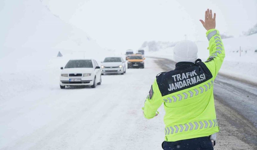 Muş'ta 'dur' ihtarına uymayan sürücüye 215 bin TL ceza