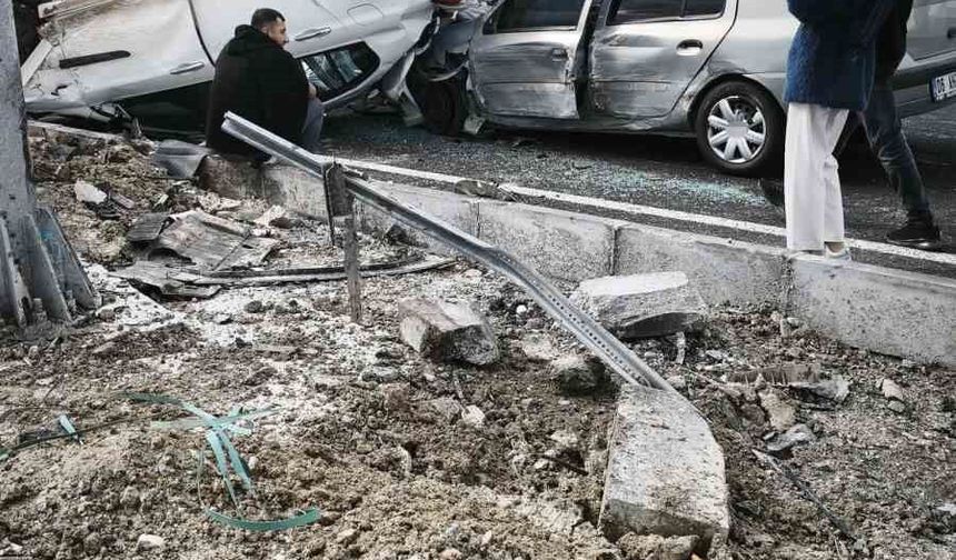 Nevşehir'de iki otomobil çarpıştı: 3 yaralı