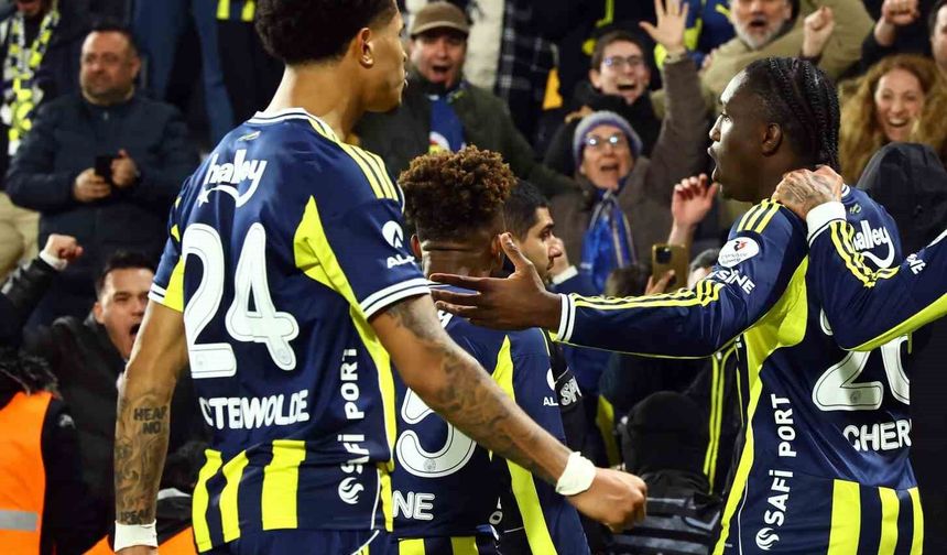 Oosterwolde, Fenerbahçe'de 100. maçına çıktı