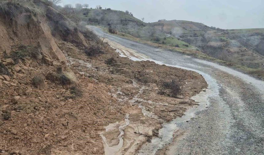 Siirt'te yağış sonrası yoğun mesai