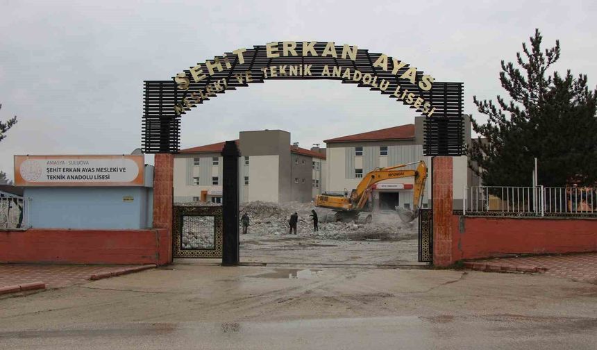 Suluova'da 40 yıllık okulun yerine mesleki eğitim üssü yapılıyor