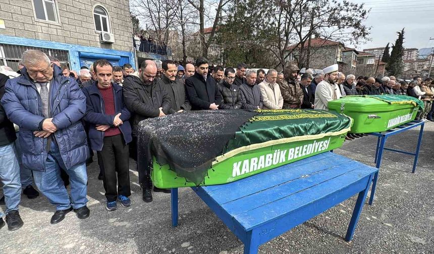 Trafik kazasında hayatını kaybeden karı-koca toprağa verildi