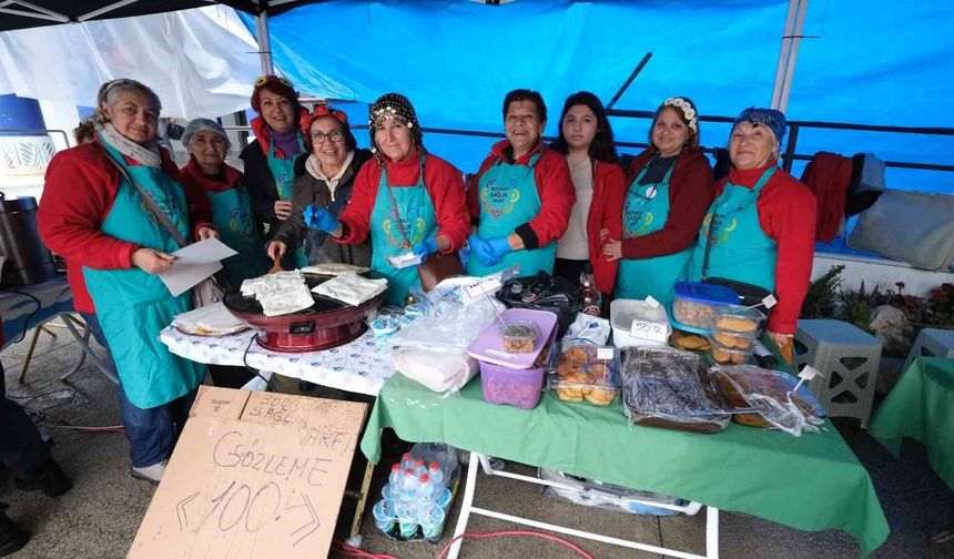 Yağmur dinlemediler: Bodrum Acı Ot Festivali'ne ziyaretçi akını