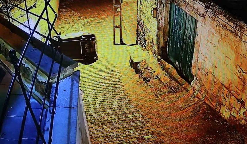 Yokuşu çıkamayan elektrikli bisiklet devrildi