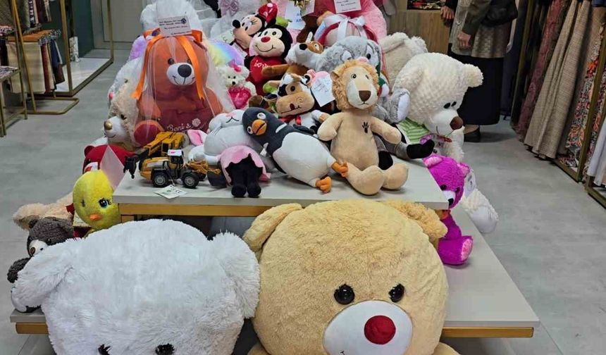 'Açılışa kuruyacak çiçeklerle değil çocukları sevindirecek oyuncaklarla gelin' çağrısı