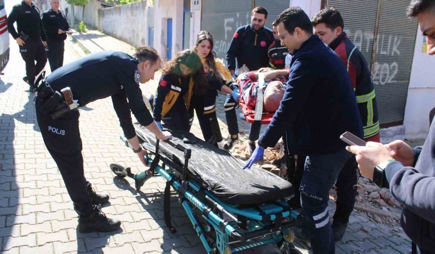 Aydın'da balkon çöktü: 2 yaralı
