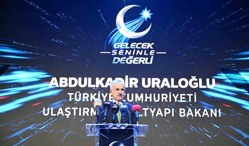 Bakan Uraloğlu: '10 gün içerisinde yaklaşık 8 milyon yeni 5G abonesi daha bu teknoloji ile tanışarak 29 milyonu aştı'