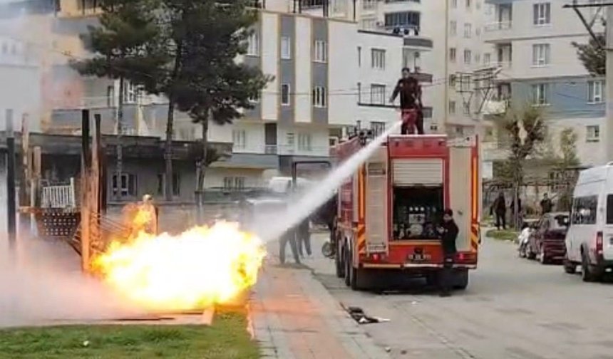 Batman'da çocuk parkında korkutan yangın