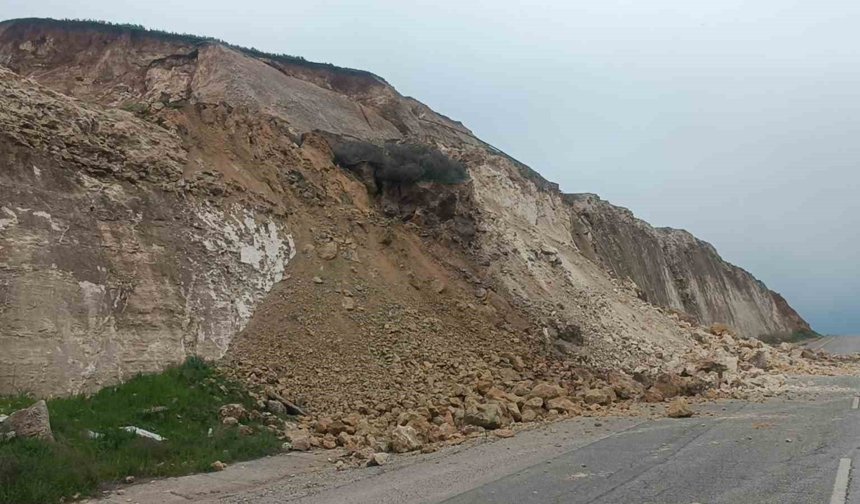 Batman'da heyelan: Üniversitenin yolu ulaşıma kapandı