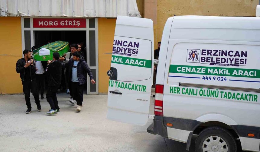 Bodrum'daki göçmen faciasında hayatını kaybeden 9 kişi Erzincan'da defnedildi