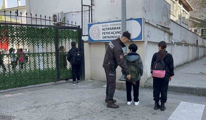 Bursa'da okullar daha güvenli...Her okula bekçi ve polis görevlendirildi