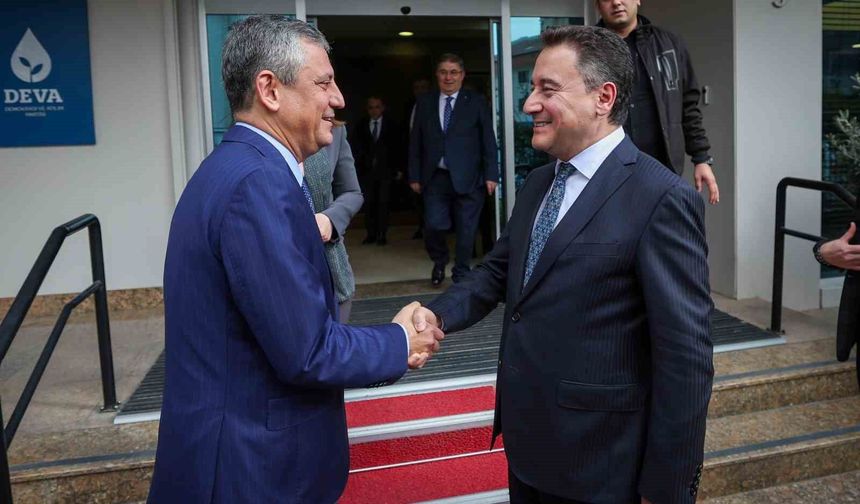 CHP Genel Başkanı Özel: 'Anayasal zorunluluk sürecinde olduğumuz konusunda hemfikir olduk'