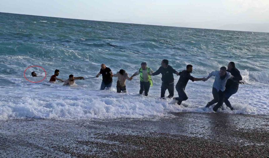 Dünyaca ünlü sahilde can pazarı: 2 kardeş kurtuldu, kuzen hayatını kaybetti