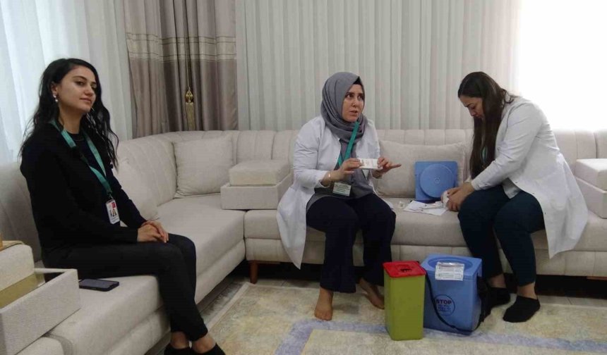 Gercüş’te “Aşı Haftası” Seferberliği: Sağlık Ekipleri Çocuklar İçin Kapı Kapı Dolaşıyor