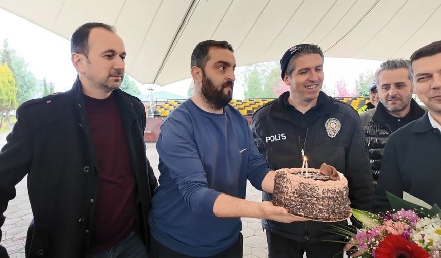 İhbara giden polislere pastalı sürpriz