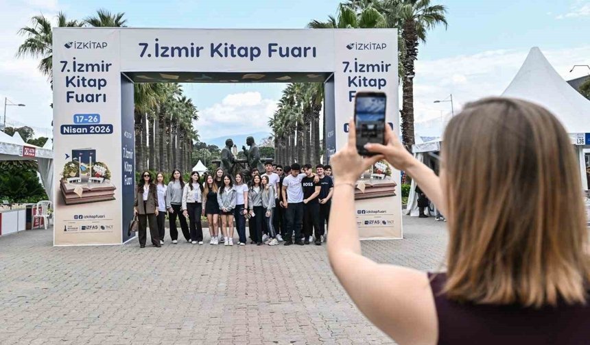 İZKİTAP'ta bilim ve edebiyat buluşuyor